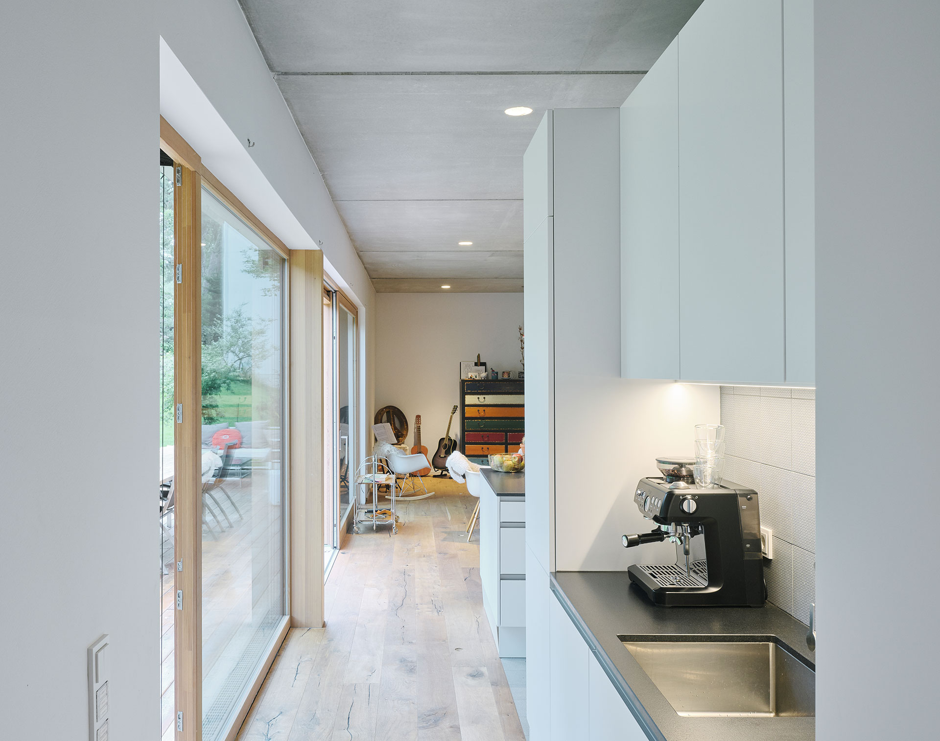 Schwarzes Haus — Marc Flick